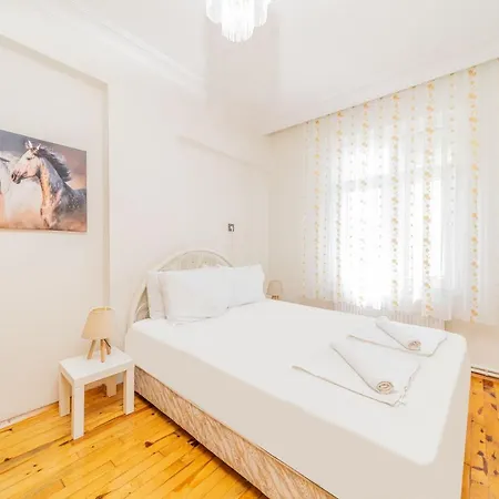 Central And Pleasant Flat In Muratpasa Appartement
