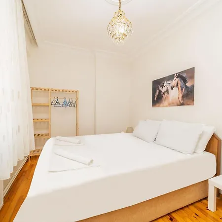 Central And Pleasant Flat In Muratpasa Antalya